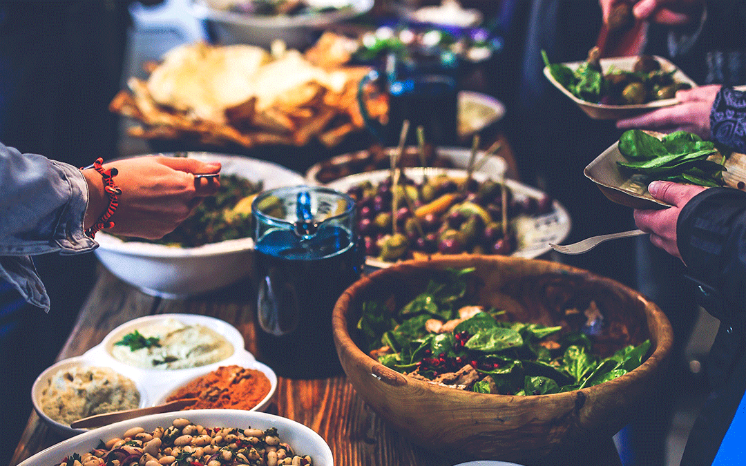 how to stay healthy over the holidays, eating with friends, holidays